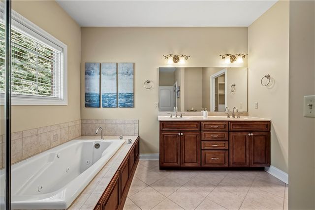 126 Lipinwood Drive, Chippewa Twp, PA 15010