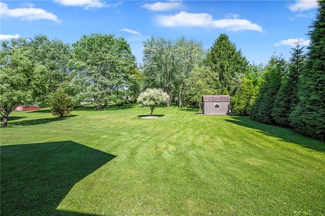 126 Lipinwood Drive, Chippewa Twp, PA 15010