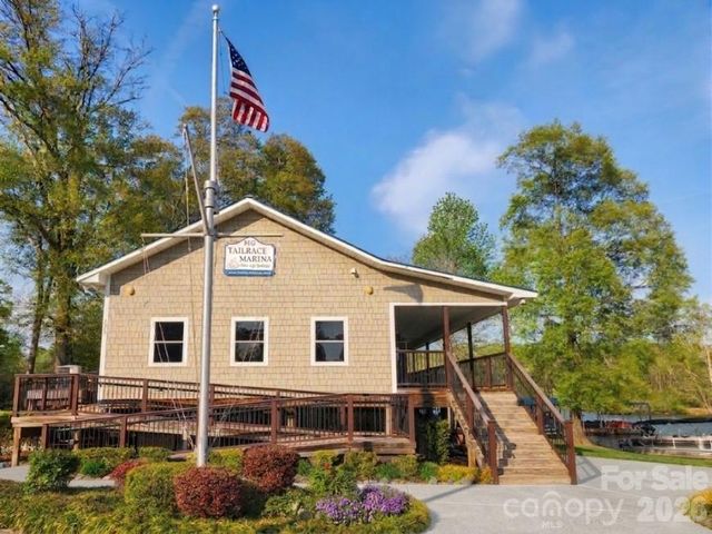 104 Rock Ridge Lane, Mount Holly, NC 28120
