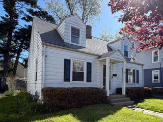 37 Elmdale St, West Springfield, MA 01089