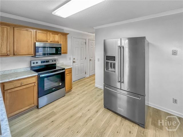 3 Redding, Savannah, GA 31419