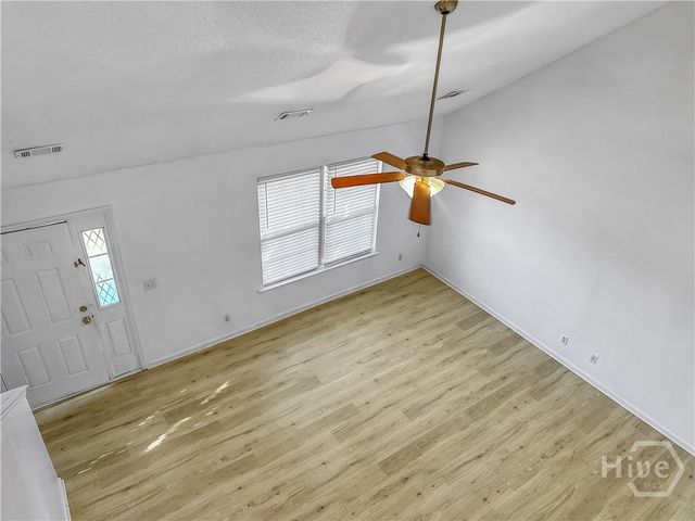 3 Redding, Savannah, GA 31419