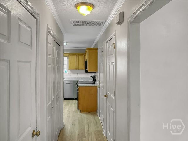 3 Redding, Savannah, GA 31419