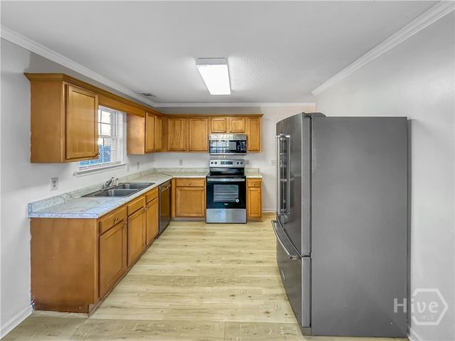 3 Redding, Savannah, GA 31419