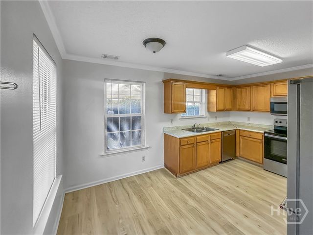 3 Redding, Savannah, GA 31419