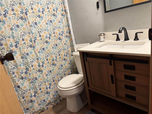 1812 Breezeway Heights, Harrah, OK 73045