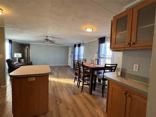 1812 Breezeway Heights, Harrah, OK 73045