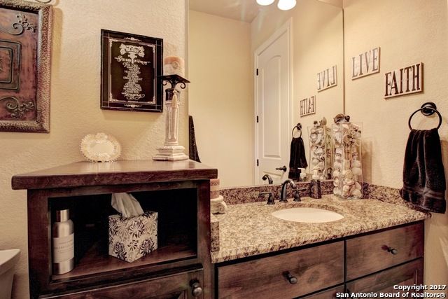 27331 FELSWAND PKWY, New Braunfels, TX 78132