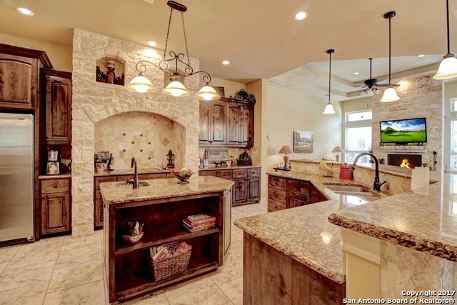 27331 FELSWAND PKWY, New Braunfels, TX 78132