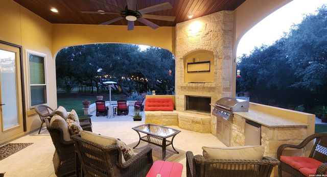 27331 FELSWAND PKWY, New Braunfels, TX 78132