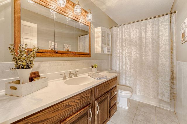 12725 11th Avenue N, Plymouth, MN 55441