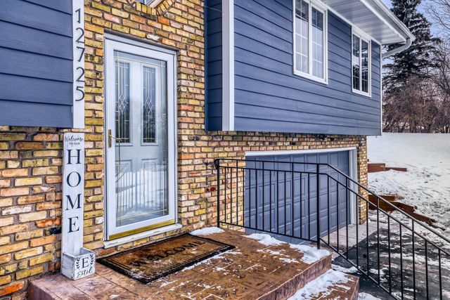 12725 11th Avenue N, Plymouth, MN 55441