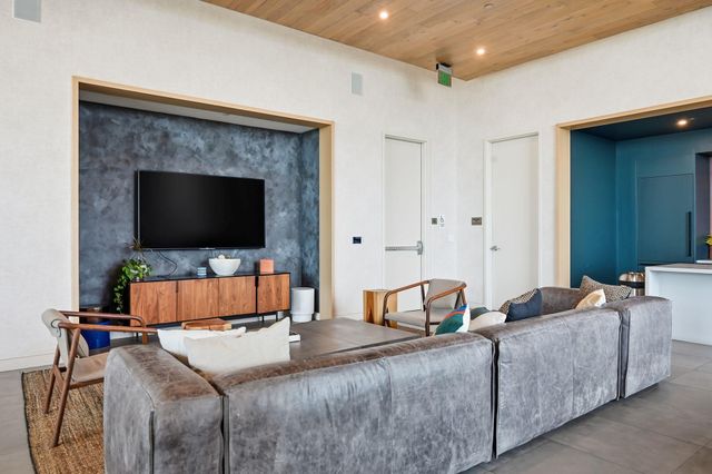 48 East Ave 1301, Austin, TX 78701