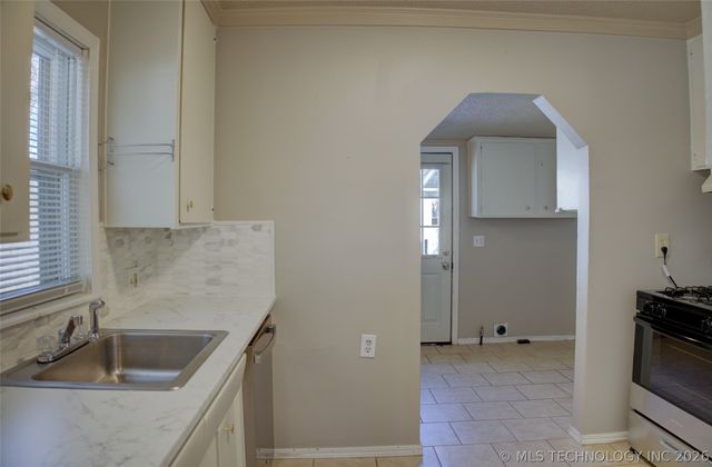 1325 S Delaware Avenue, Tulsa, OK 74104