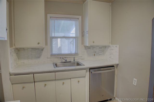 1325 S Delaware Avenue, Tulsa, OK 74104