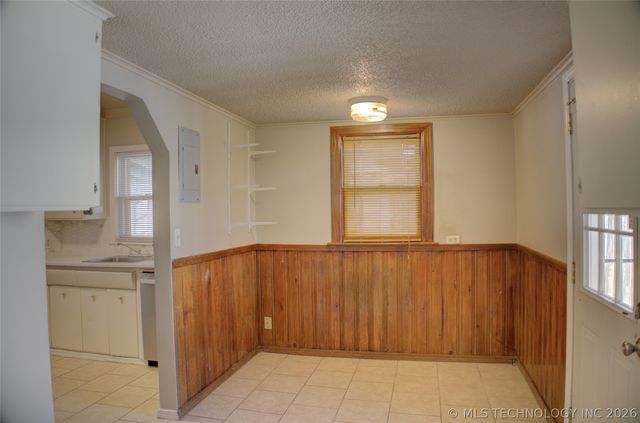 1325 S Delaware Avenue, Tulsa, OK 74104