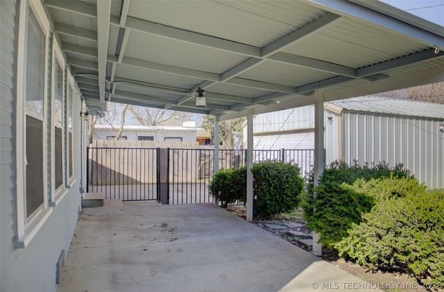 1325 S Delaware Avenue, Tulsa, OK 74104