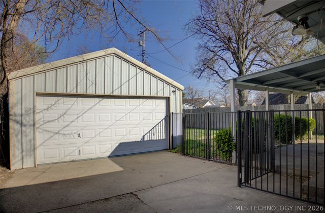 1325 S Delaware Avenue, Tulsa, OK 74104