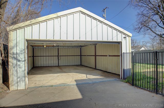 1325 S Delaware Avenue, Tulsa, OK 74104