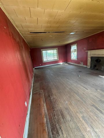 133 Green Place, Lenoir, NC 28645