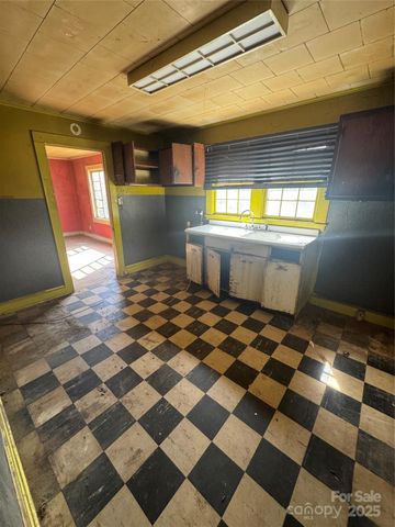 133 Green Place, Lenoir, NC 28645