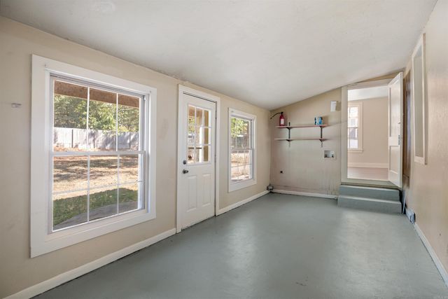 106 W Collage Street, Jonesboro, AR 72401