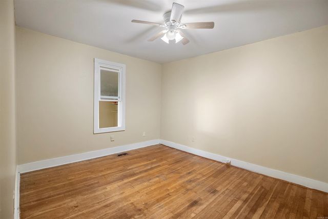 106 W Collage Street, Jonesboro, AR 72401