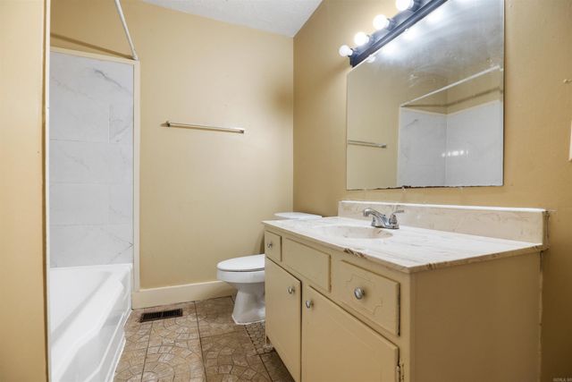 106 W Collage Street, Jonesboro, AR 72401