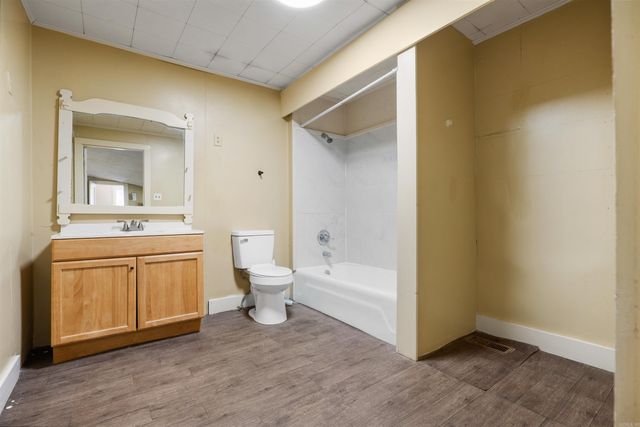 106 W Collage Street, Jonesboro, AR 72401