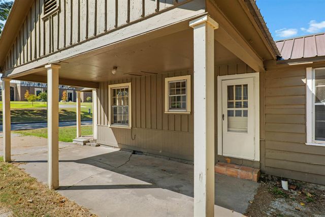 106 W Collage Street, Jonesboro, AR 72401