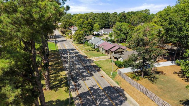 106 W Collage Street, Jonesboro, AR 72401
