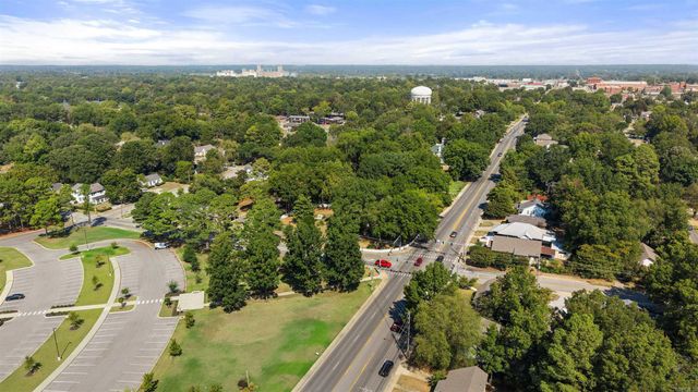 106 W Collage Street, Jonesboro, AR 72401