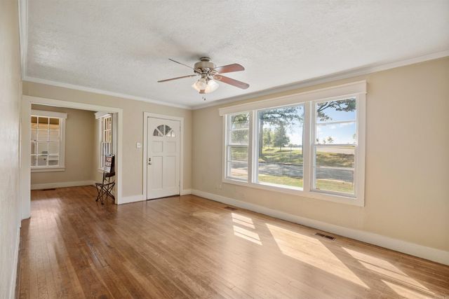 106 W Collage Street, Jonesboro, AR 72401