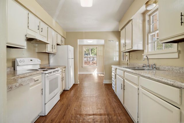 106 W Collage Street, Jonesboro, AR 72401