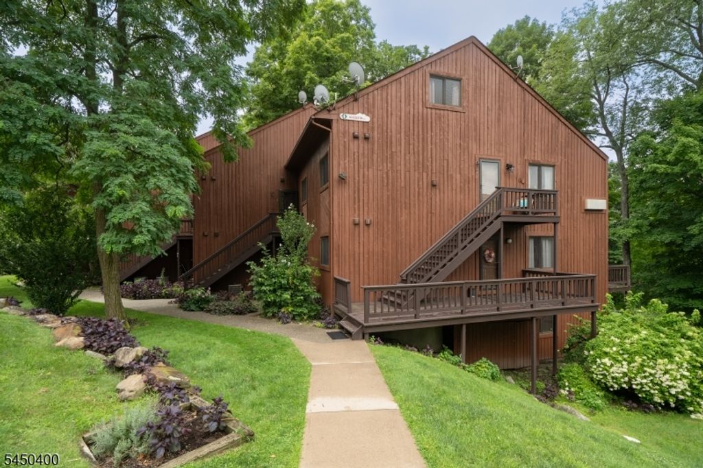 4 Augusta Dr 2, Vernon Twp., NJ 07462