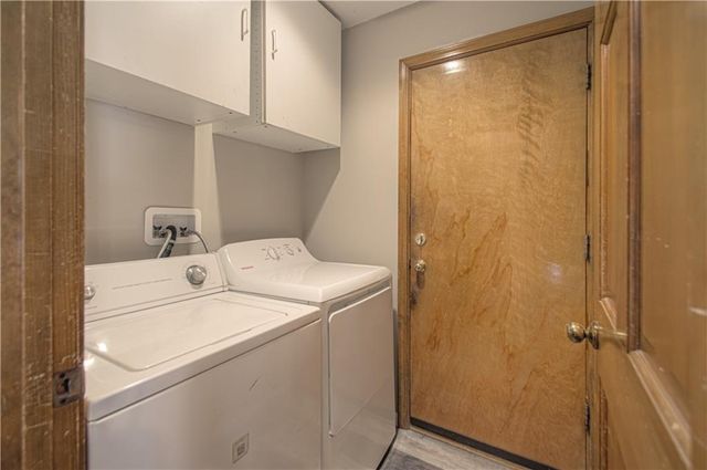 8209 Bell Road, Lenexa, KS 66219
