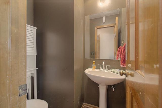 8209 Bell Road, Lenexa, KS 66219
