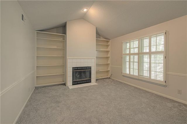 8209 Bell Road, Lenexa, KS 66219