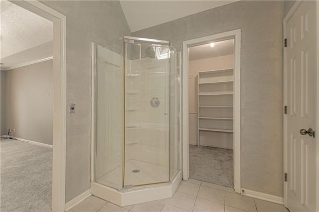 8209 Bell Road, Lenexa, KS 66219