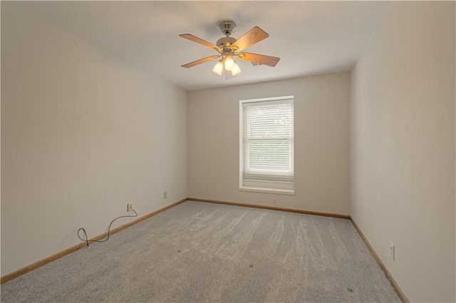 8209 Bell Road, Lenexa, KS 66219