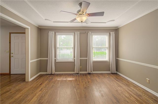 8209 Bell Road, Lenexa, KS 66219