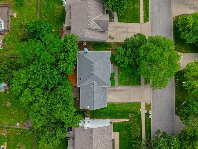 8209 Bell Road, Lenexa, KS 66219