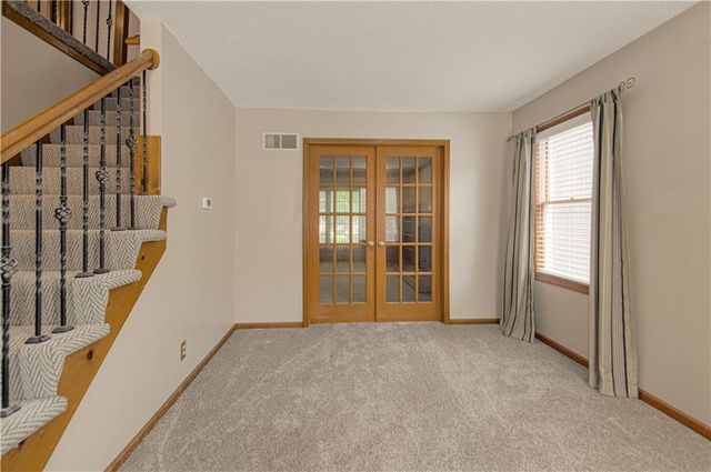 8209 Bell Road, Lenexa, KS 66219