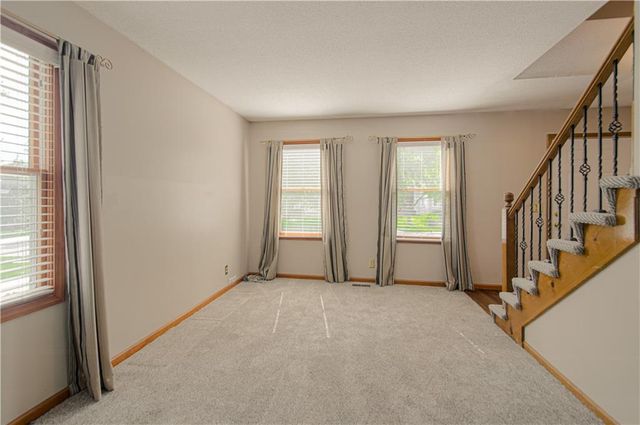 8209 Bell Road, Lenexa, KS 66219