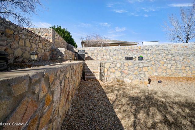 1951 Calle De Fuerte Road, Las Cruces, NM 88011