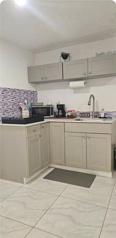 144 NW 7th Avenue 2, Dania Beach, FL 33004