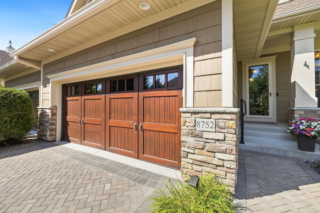 8752 Lake Riley Drive, Chanhassen, MN 55317 — photo 4