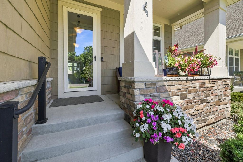 8752 Lake Riley Drive, Chanhassen, MN 55317 — photo 5