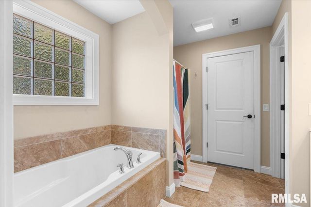 6405 TWELVE OAKS Court, Springfield, IL 62712