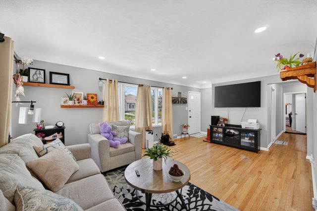 2306 48th Place, Des Moines, IA 50310